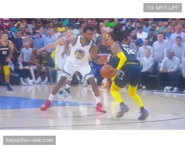 NBA翻腕违例判定细节解读：如何识别与避免这个常见争议动作？